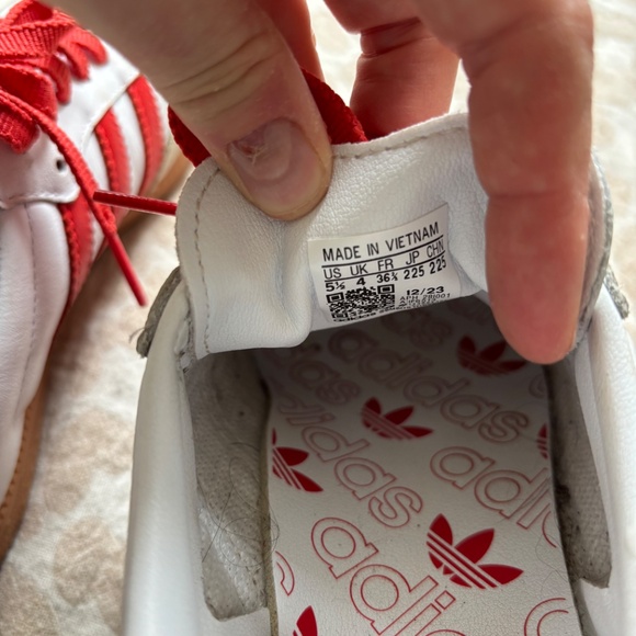 Adidas Sambas red - Picture 2 of 3